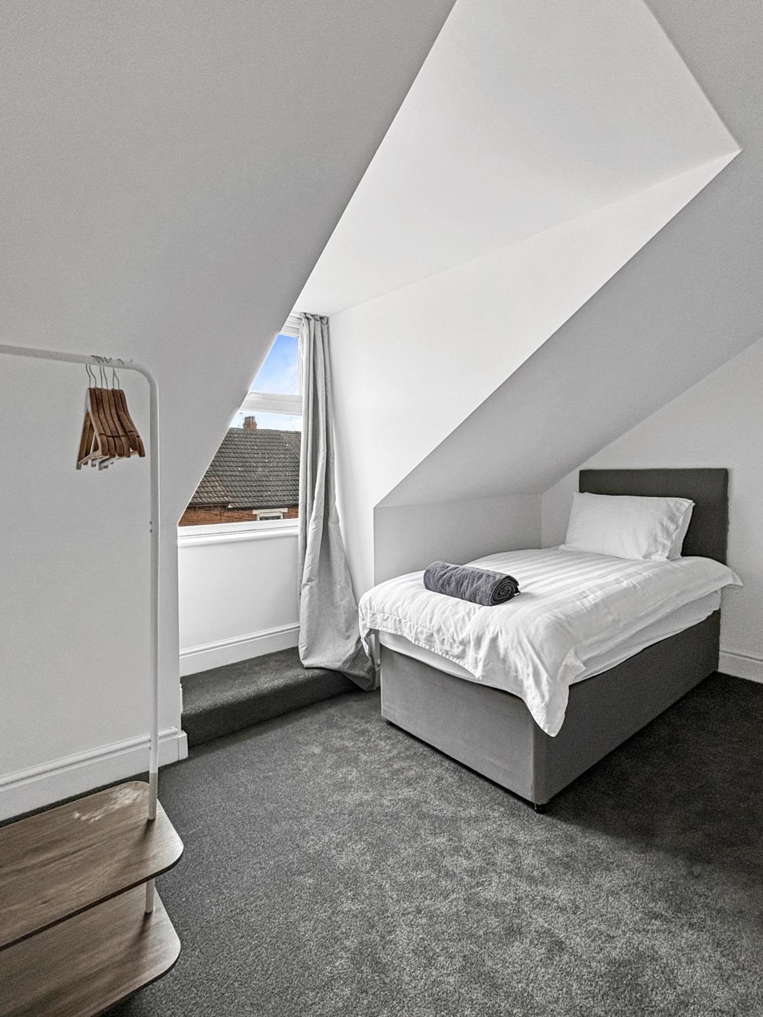 Amaya One -3 Bedroom Townhouse - With Garden - Close To Town Centre - Sleeps 7 Grantham Exterior foto