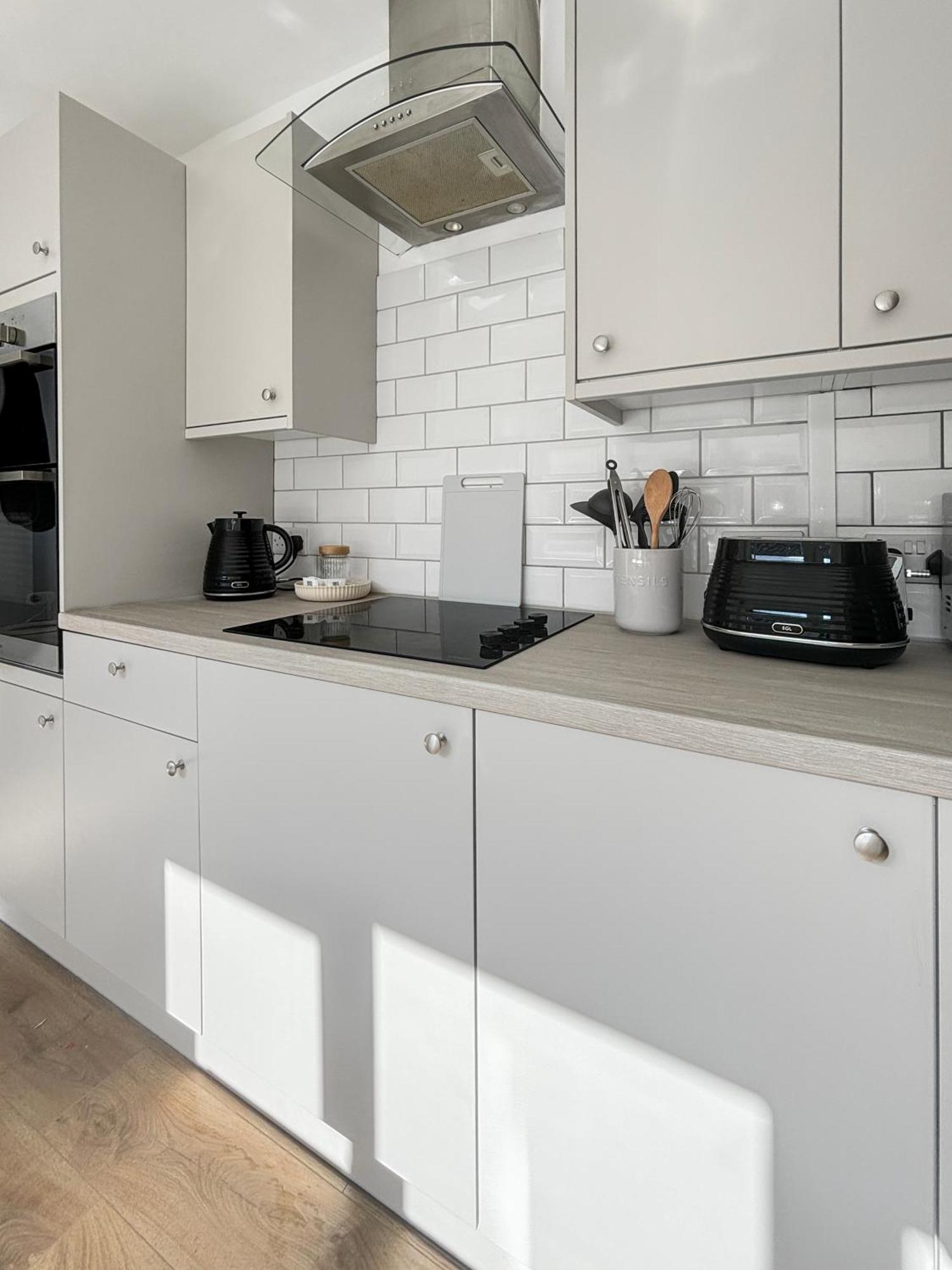Amaya One -3 Bedroom Townhouse - With Garden - Close To Town Centre - Sleeps 7 Grantham Exterior foto